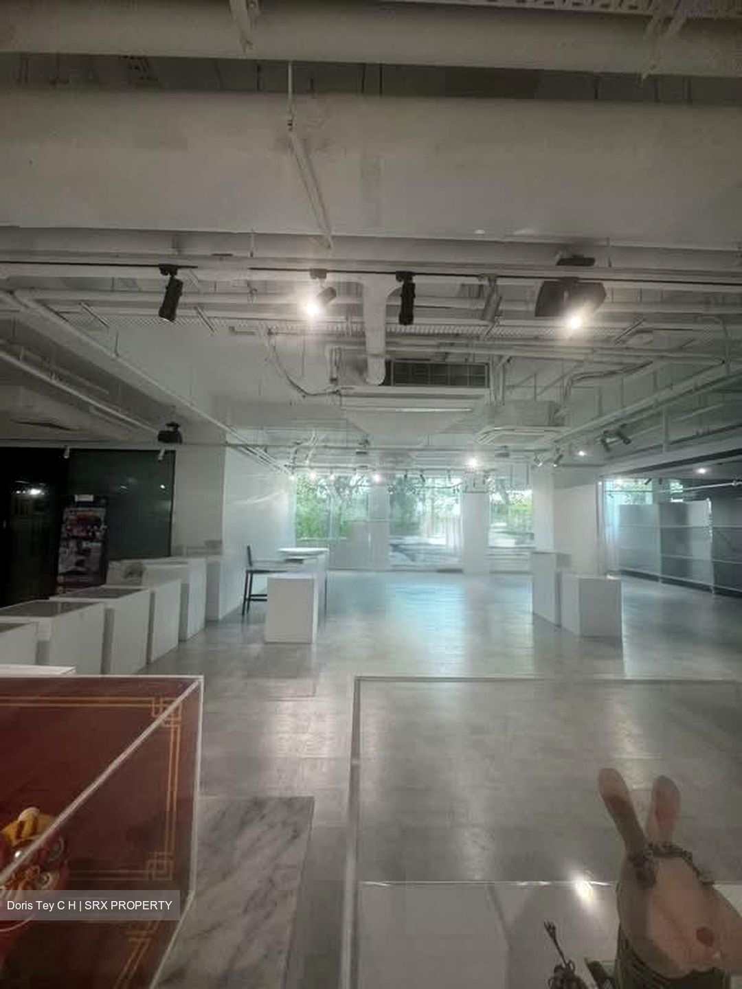 Kitchener Complex (D8), Office #534081131